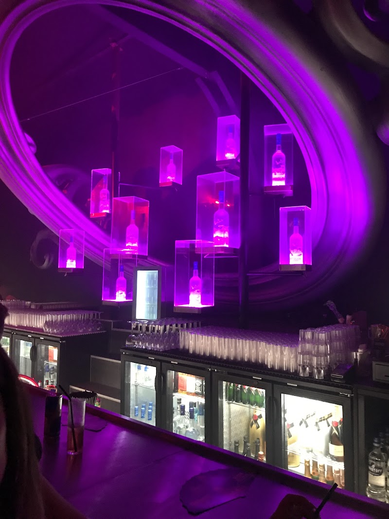 Le Milk Famous Club