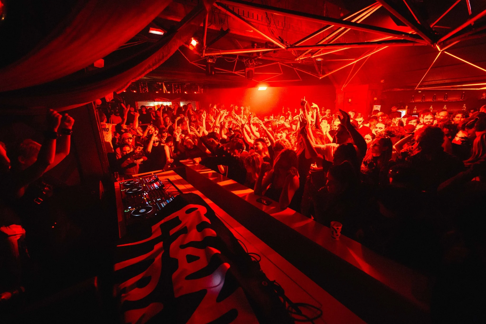 Club — Lisa More Residency: 0neo (Live), Emma Dj And More